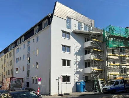 Ansicht  - Wohnung kaufen in Hannover - Dachgeschoss - Neuausbau mit schöner Terrasse und Garage mit Wallbox