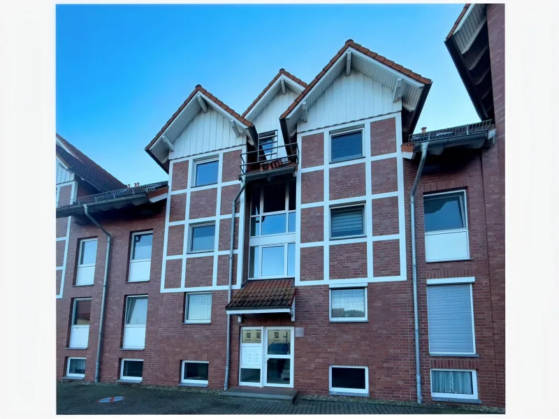 Hauseingang - Wohnung kaufen in Ronnenberg - Moderne Wohnung mit Garten, Terrasse und herrlichem Ausblick