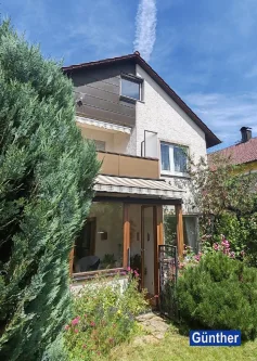 Ansicht - Haus kaufen in Leutenbach-Nellmersbach - Freistehendes Einfamilienhaus ideal für Handwerker!