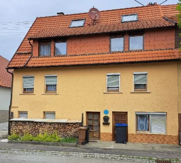 Ansicht - Haus kaufen in Metzingen-Neuhausen - Wohnen nah der Ortsmitte!