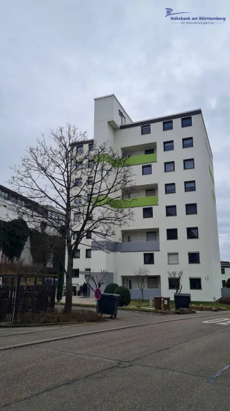 Hausansicht - Wohnung kaufen in Weinstadt / Beutelsbach - Weinstadt-Beutelsbach: FREIWERDENDE 2,5-Zimmer-Wohnung in ruhiger Lage
