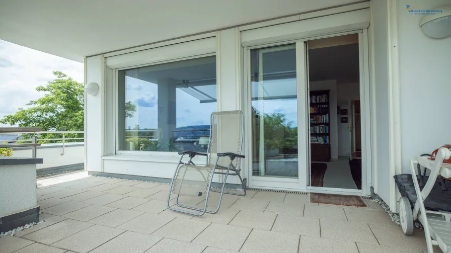 Dachterrasse mit Eingang zum Wohnzimmer