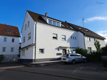 Hausansicht - Wohnung kaufen in Waiblingen / Beinstein - Wohnung mit Ausbaupotenzial - Chance nutzen!