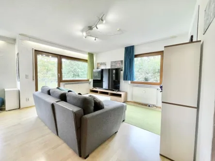 Wohnzimmer - Wohnung kaufen in Kirchberg an der Murr - Sofort beziehbar! Attraktive 2 Zimmer Wohnung mit Balkon + Einzelgarage!