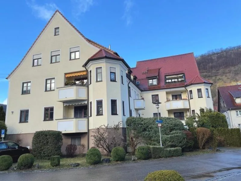 Deggingen - Wohnung kaufen in Deggingen - Rustikale schöne 4,5 Zimmer-Wohnung in ruhiger Lage zum fairen Preis!