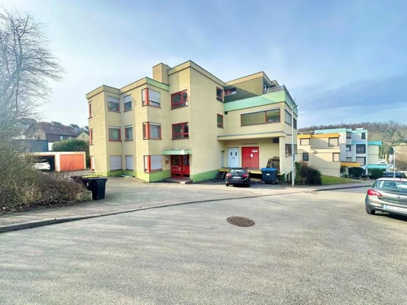 Außenbild - Haus kaufen in Esslingen am Neckar - Attraktives Wohn- und Geschäftshaus in Esslingen-Berkheim mit ca. 5% Mietrendite!
