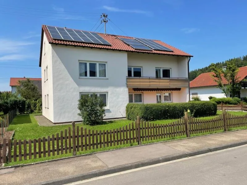 Gingen/ Fils - Haus kaufen in Gingen/ Fils - *RESERVIERT!* Interessantes Zweifamilienhaus in sonniger ruhiger Lage!