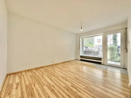 Wohn- und Esszimmer - Wohnung mieten in Stuttgart - Sofort beziehbar! Tolle 3 Zimmer-Erdgeschosswohnung in ruhiger Lage von Stuttgart-Nord!