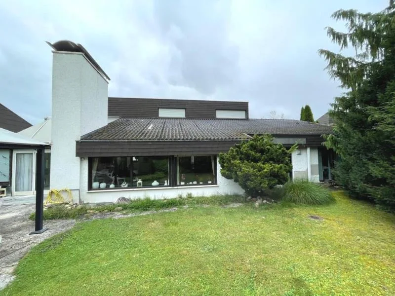 Donzdorf - Haus kaufen in Donzdorf - Idyllischer Flair! Sonniges freistehendes Einfamilienhaus mit ELW!