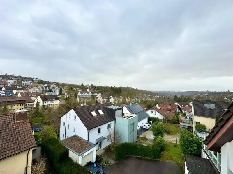 Esslingen am Neckar - Wohnung kaufen in Esslingen am Neckar - Familien aufgepasst! Gemütliche 4 Zimmer-Wohnung mit tollem Balkon!