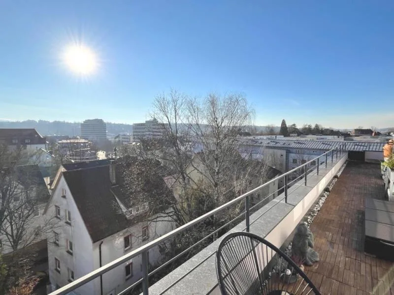 Göppingen - Wohnung kaufen in Göppingen - Traumhaftes exklusives 4,5 Zimmer-Penthouse mit beherrschender Aussicht!