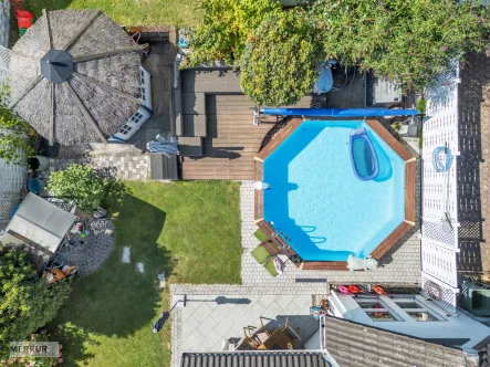 Garten Oben - Haus kaufen in Karlsbad - Familienglück auf höchstem Niveau - Traumhaftes Einfamilienhaus im Grünen.