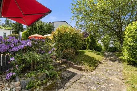 Garten - Haus kaufen in Baden-Baden - Traumhaftes Zweifamilienhaus am Annaberg mit Blick auf den Merkur