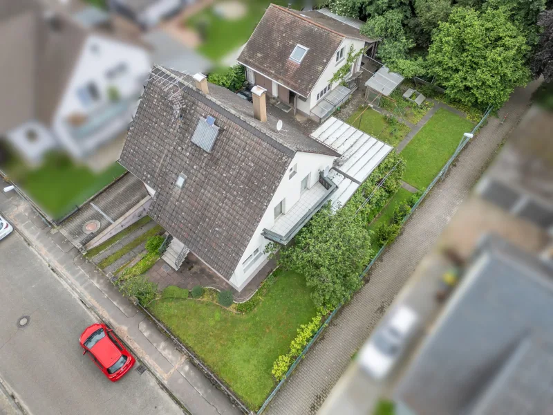 Grundstück mit Haus - Haus kaufen in Kuppenheim - Großzügiges 2-Familienhaus mit Nebengebäude in ruhiger Randlage von Kuppenheim - 3 Garagen