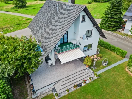 Hausansicht oben - Haus kaufen in Gaggenau / Bad Rotenfels - Traumhaus in Feldrandlage