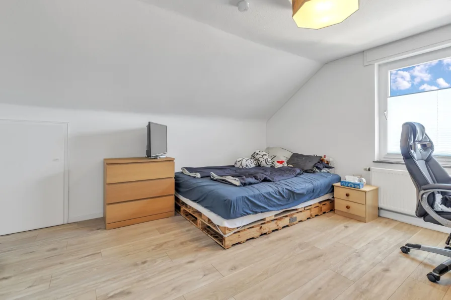 Schlafzimmer DG