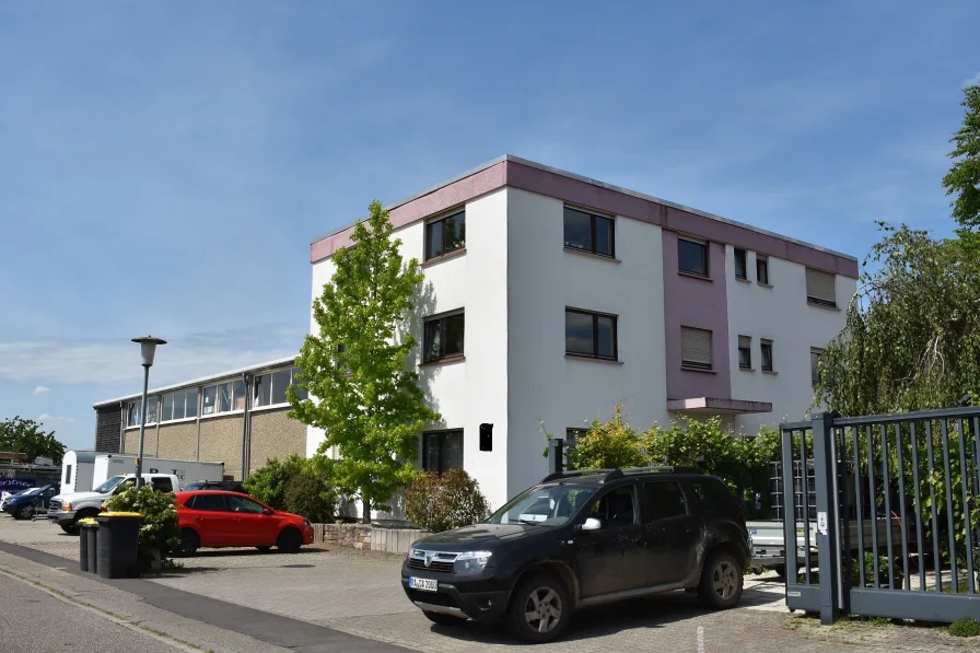 H393 Ansicht - Haus kaufen in Kuppenheim - Wohn-/Gewerbeflächen mit 3119m² mit 7% Rendite im Mischgebiet