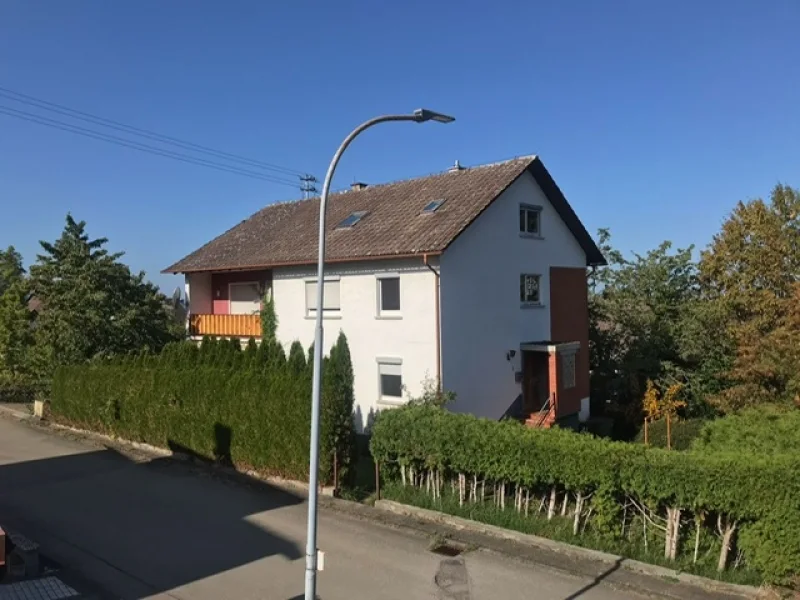 Außen - Haus kaufen in Denkingen - Freistehendes Zweifamilienhaus mit Garage und Garten