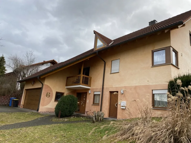 Außenansicht_vorne - Haus kaufen in Villingendorf - Helles, Licht durchflutetes Einfamilienhaus mit Einliegerwohnung und Doppelgarage in ruhiger Lage!
