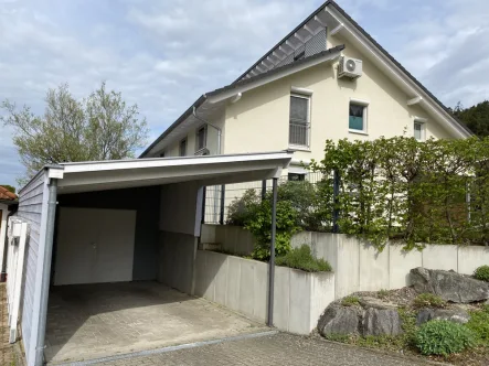 Außen - Haus kaufen in Epfendorf / Trichtingen - Gepflegte Doppelhaushälfte in ruhiger Lage, inkl. Klimaanlage, Garten und Carport