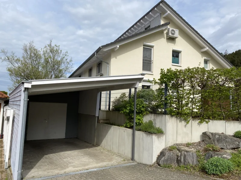Außen - Haus kaufen in Epfendorf / Trichtingen - Gepflegte Doppelhaushälfte in ruhiger Lage, mit Garten und Carport