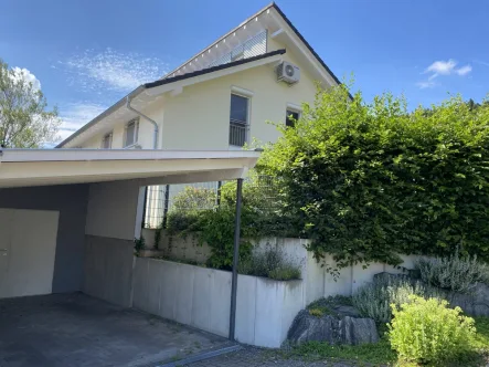 Außen - Haus kaufen in Epfendorf / Trichtingen - Gepflegte Doppelhaushälfte in ruhiger Lage, inkl. Klimaanlage, Garten und Carport