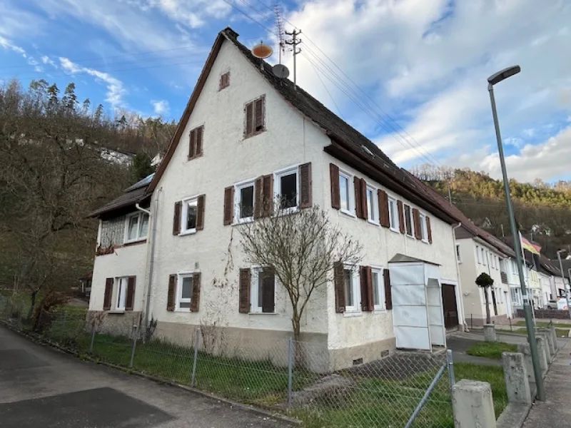 IMG_7360 - Haus kaufen in Oberndorf am Neckar / Aistaig - Zweifamilienhaus mit großem Grundstück und Garage