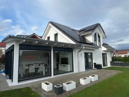 Ansicht  - Haus kaufen in Frittlingen - Modernes Einfamilienhaus mit Doppelgarage in ruhiger Lage von Frittlingen