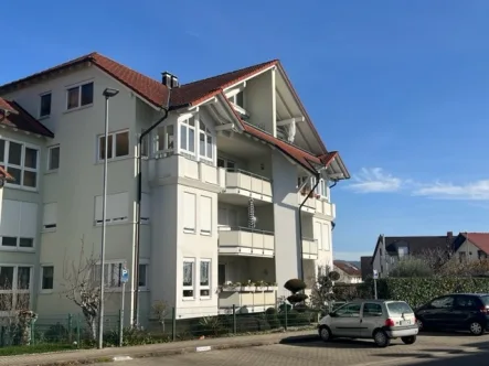 Wohnung im 2. OG - Wohnung kaufen in Breisach - Einziehen & Wohlfühlen: 4,5 Zimmer Panoramablick auf das Breisacher Münster & Sonnenbalkon