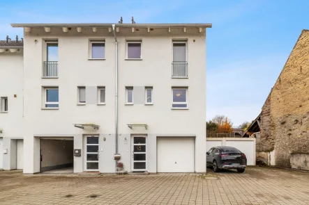  - Haus kaufen in Walzbachtal / Jöhlingen - Attraktives, energiearmes Familienhaus in Jöhlingen