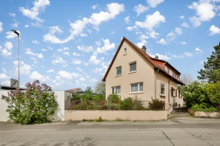 Außenansicht - Haus kaufen in Wurmberg - Familientraum in Wurmberg: Geräumiges 2-Familienhaus mit großem Garten und vielseitigem Wohnraum!