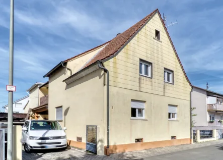 Außenbild - Haus kaufen in Wörth am Rhein / Maximiliansau - Sanierungsbedürftiges Einfamilienhaus in Maximiliansau!