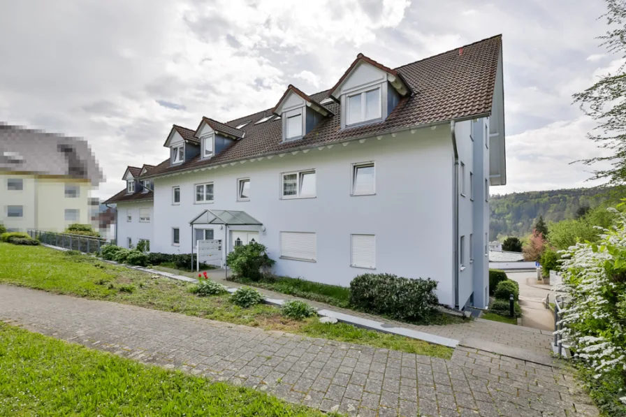 Außenansicht - Wohnung kaufen in Neuenbürg - Jetzt oder Nie: Kapitalanlage in idealer Lage sichern!