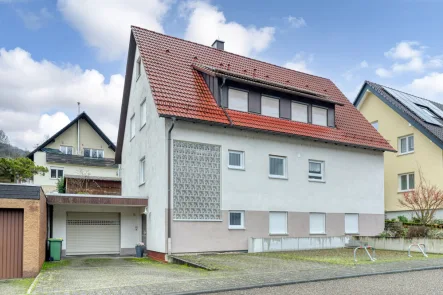 Hausansicht - Haus kaufen in Gernsbach - Dreifamilienhaus mit vielseitigem Potenzial