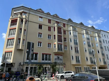 Außenansicht - Wohnung kaufen in Berlin - Charmante 3-Zimmerwohnung im Dachgeschoss mit 3 Balkonen in Berlin-Mitte