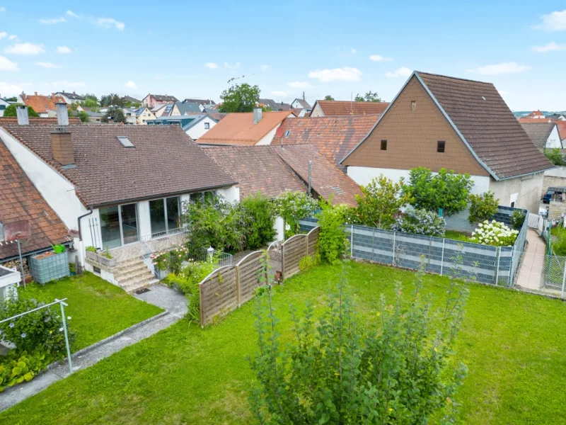 Luftbild 1 - Haus kaufen in Walzbachtal - Zweifamilienhaus mit Ausbaureserve und großem, ruhigen Garten