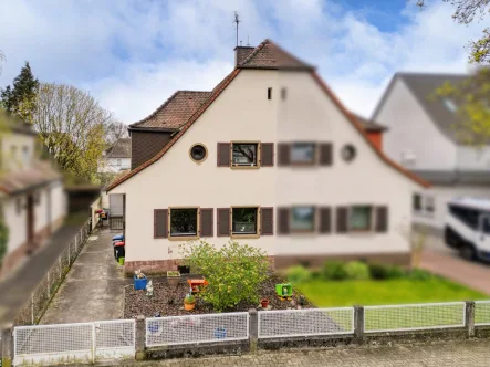 Vorderansicht Haus - Haus kaufen in Karlsruhe - Zuhause im Glück