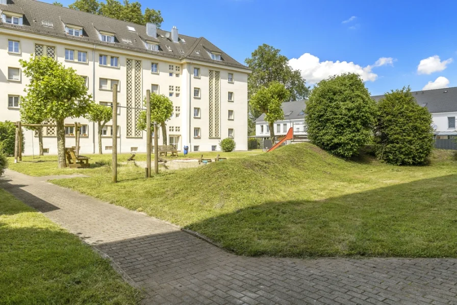 Spielplatz vor dem Haus