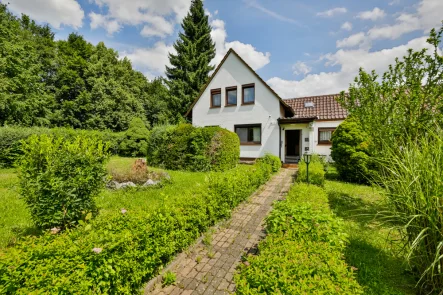 Hauseingang - Haus kaufen in Pforzheim - Erbpacht! Gartenparadies für Liebhaber - kleines Haus auf großem Grundstück!