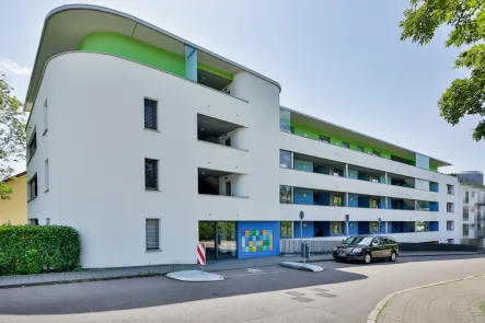 moderne Architektur - Wohnung kaufen in Pforzheim - Tolle 2-Zimmer-Wohnung in modernem Wohnquartier für alle Generationen in Pforzheim!