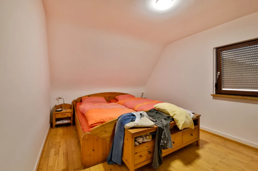 Schlafzimmer DG rechts