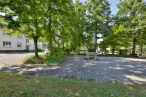 Angrenzender Freizeitbereich mit Kinderspielplatz