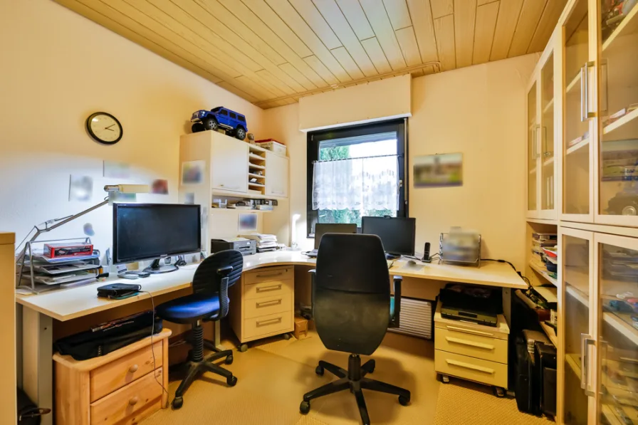 Büro EG