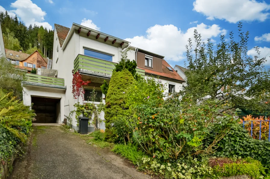 Straßenansicht - Haus kaufen in Neuenbürg - Für kreative Köpfe - Chance nicht verpassen!