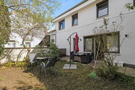 Gartennsicht - Haus kaufen in Karlsruhe / Neureut - Ideal für die kleine Familie