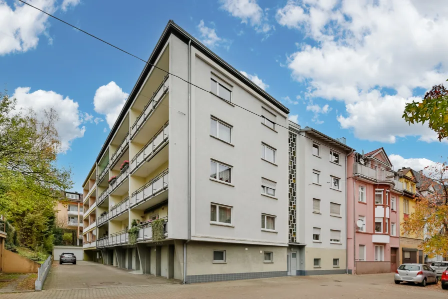 Straßenansicht - Wohnung kaufen in Pforzheim - Ganz oben ist gut Wohnen! Rendite mit Aussicht!