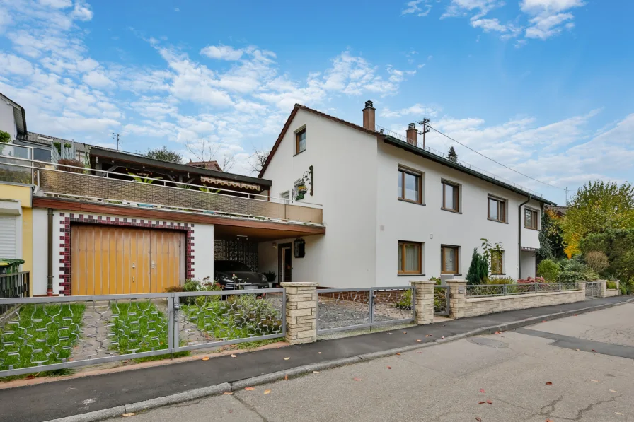 Straßenansicht - Haus kaufen in Knittlingen - Platz für die ganze Familie!