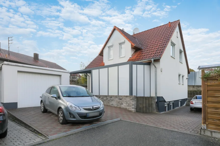 Straßenansicht - Haus kaufen in Knittlingen - Ihr Traum vom Eigenheim!