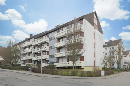 Straßenansicht - Wohnung kaufen in Karlsruhe - Starter-Liebling - die kleine Große!