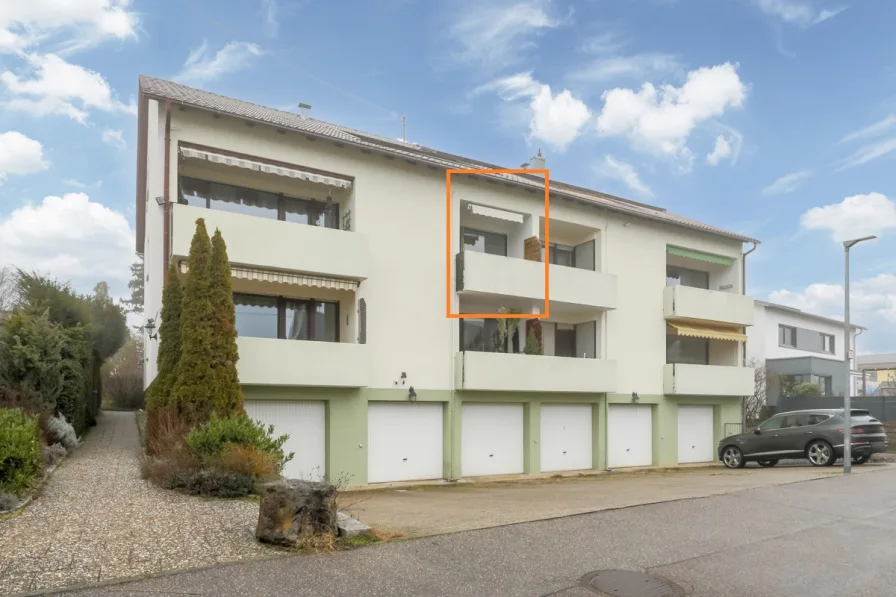 Straßenansicht - Wohnung kaufen in Illingen - Teilmöblierte 1-Zimmer-Wohnung mit  Garage – Perfekt für Eigennutzer oder Kapitalanleger!